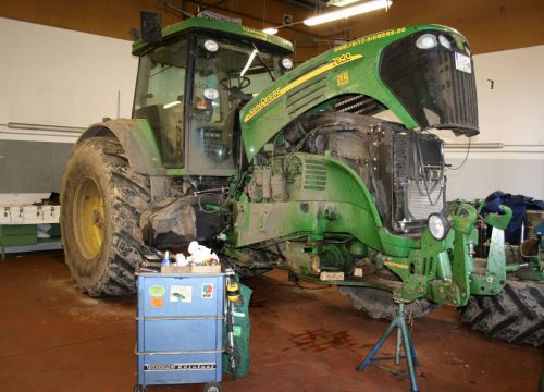 Ingenieurbuero Vellguth Schadengutachten für Traktoren